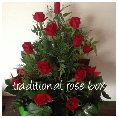 traditional dozen roses